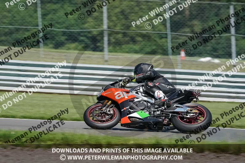 donington no limits trackday;donington park photographs;donington trackday photographs;no limits trackdays;peter wileman photography;trackday digital images;trackday photos